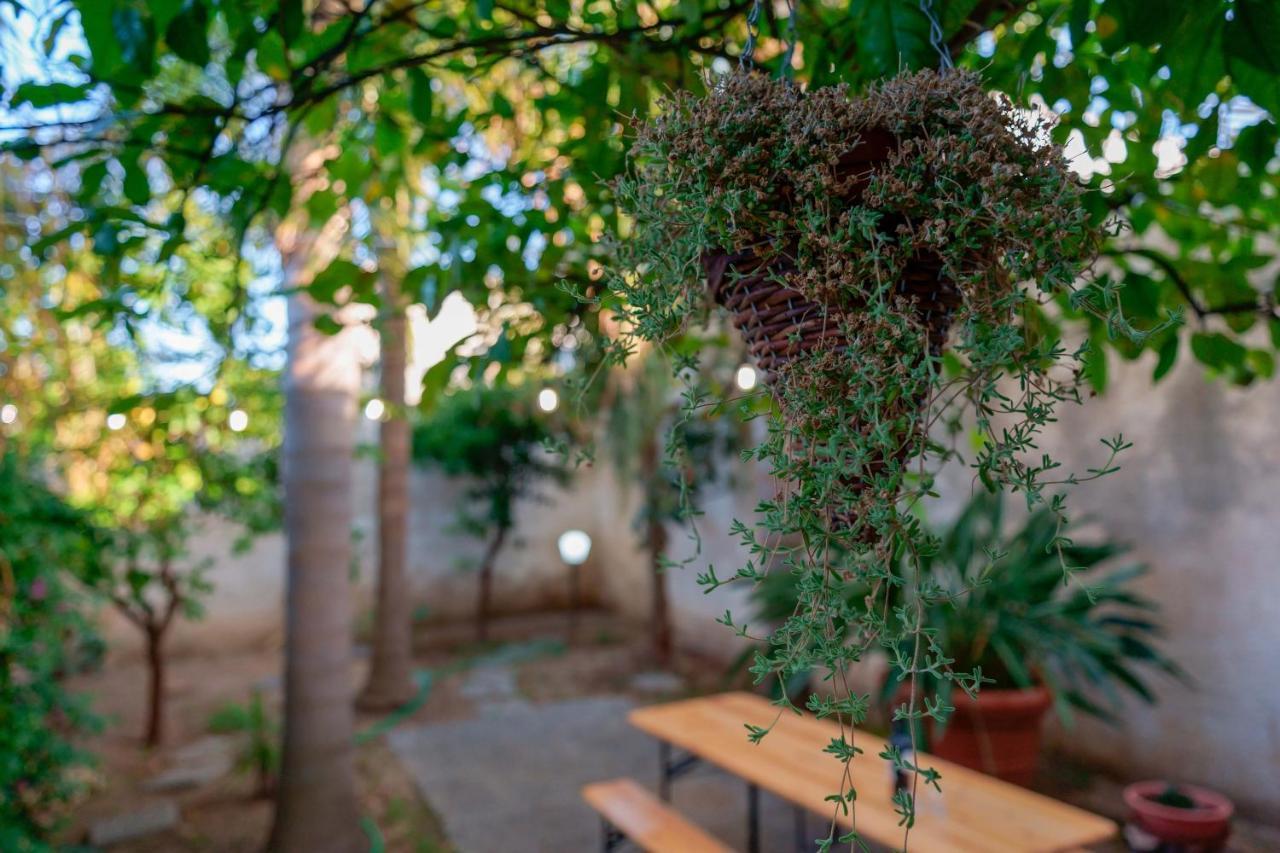 Bed And Breakfast Cairoli Exclusive Room San Pietro Vernotico Exteriör bild