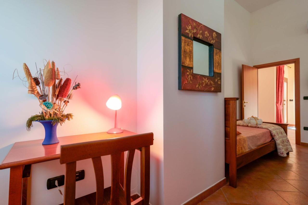 Bed And Breakfast Cairoli Exclusive Room San Pietro Vernotico Exteriör bild