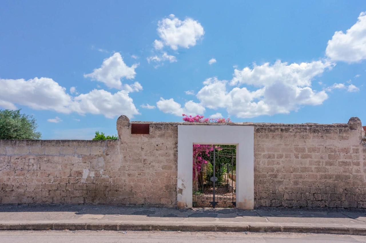 Bed And Breakfast Cairoli Exclusive Room San Pietro Vernotico Exteriör bild