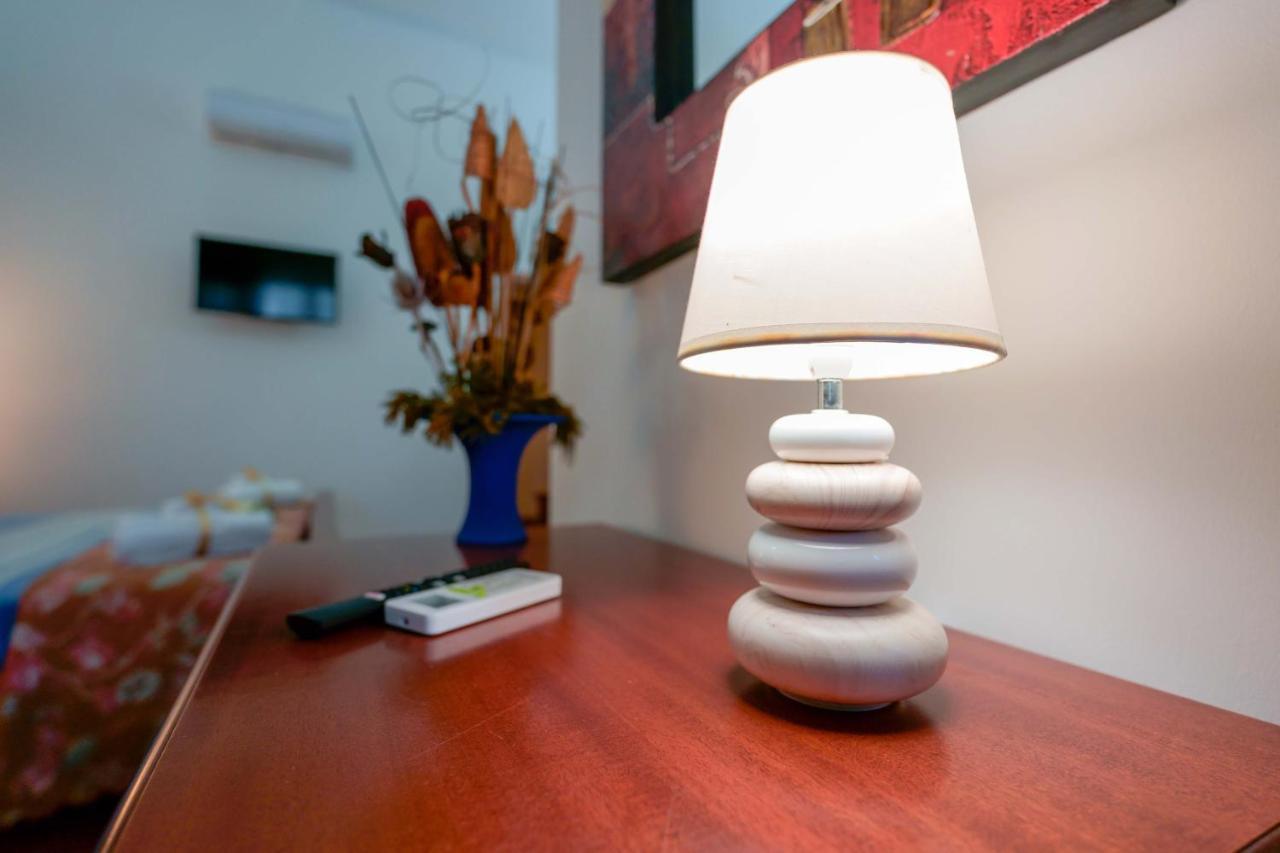 Bed And Breakfast Cairoli Exclusive Room San Pietro Vernotico Exteriör bild