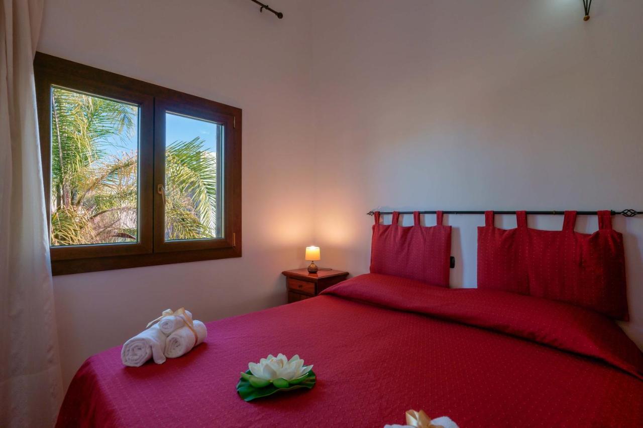 Bed And Breakfast Cairoli Exclusive Room San Pietro Vernotico Exteriör bild